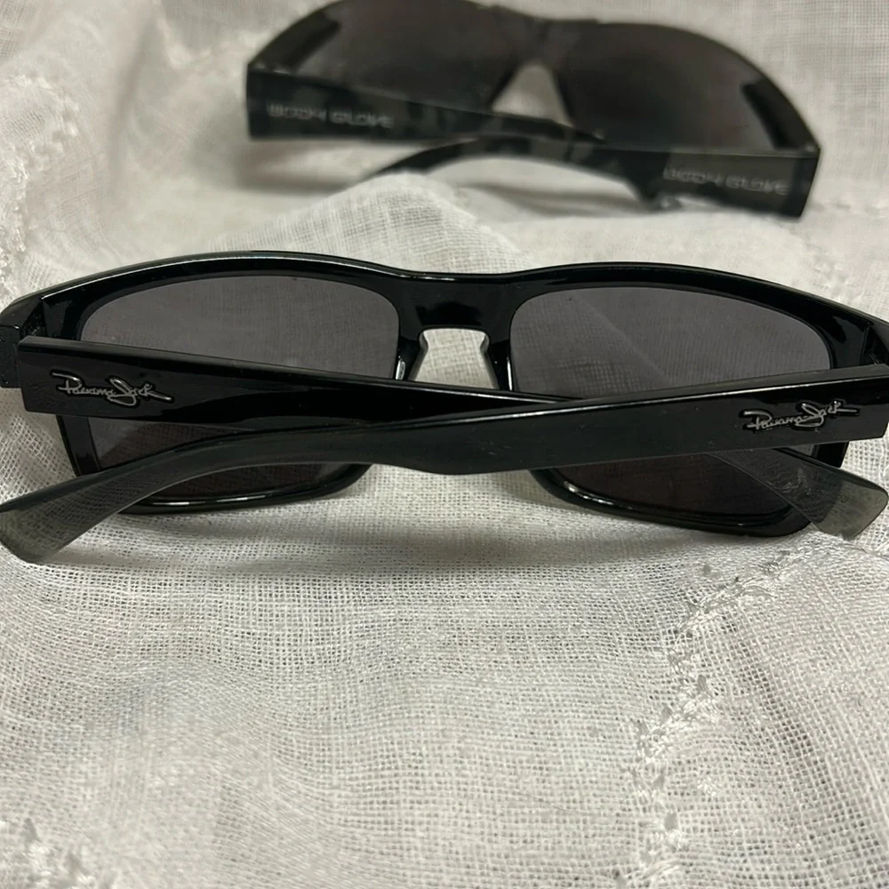 Bundle of 5 pairs of sunglasses